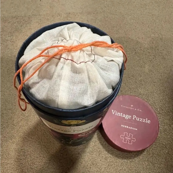 Cavallini & Co. Herbarium Vintage Puzzle - 1000 Pieces - Blue and Pink - Picture 3 of 6